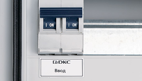 Маленькие таблички с клейким основанием